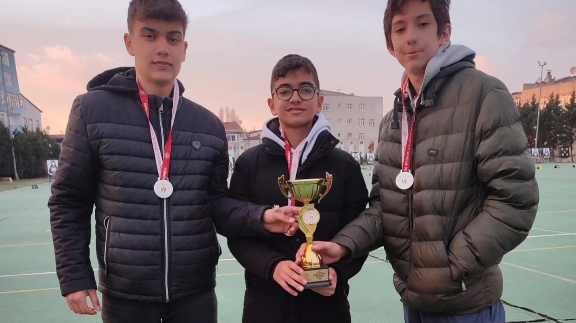 Okulumuz İstanbul Okul Sporları Geleneksel Türk Okçuluğu İl Şampiyonası Yıldız Takım İstanbul 2. si